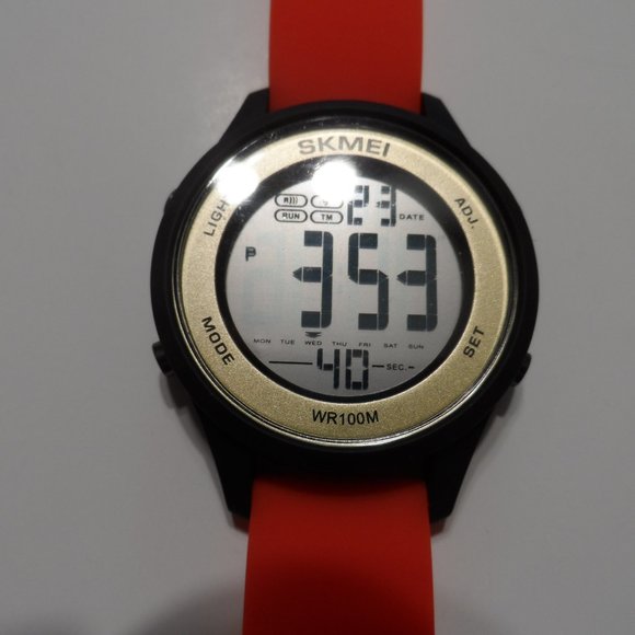 skmei red watch - Picture 2 of 3